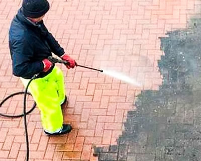 Driveway cleaning service