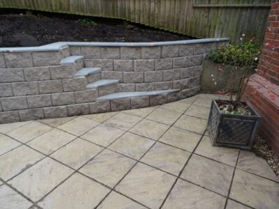 Retaining wall slider