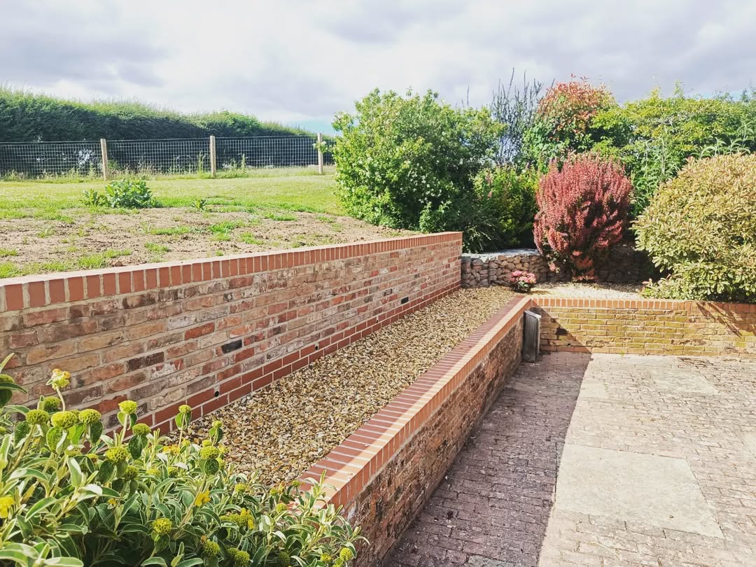 Raised garden retaining wall