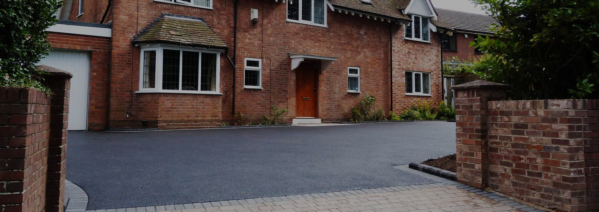 Tarmac pathways and driveway surfacing